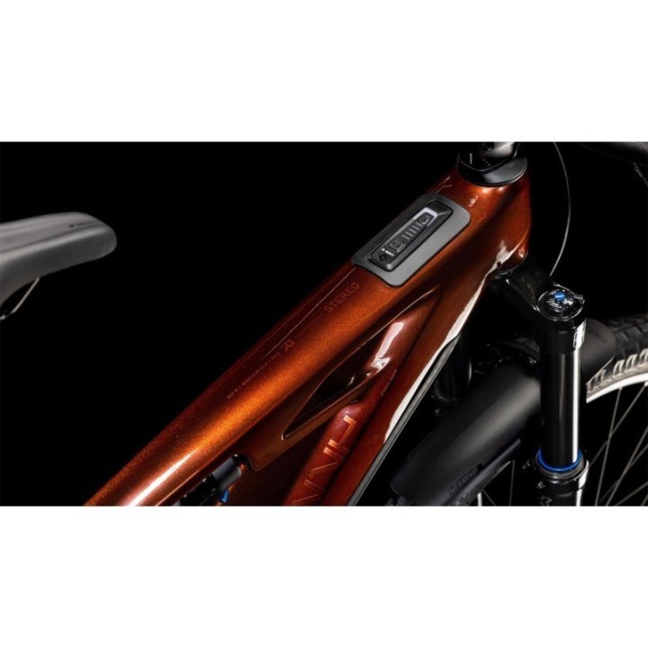 Stereo Hybrid ONE77 HPC Race 800