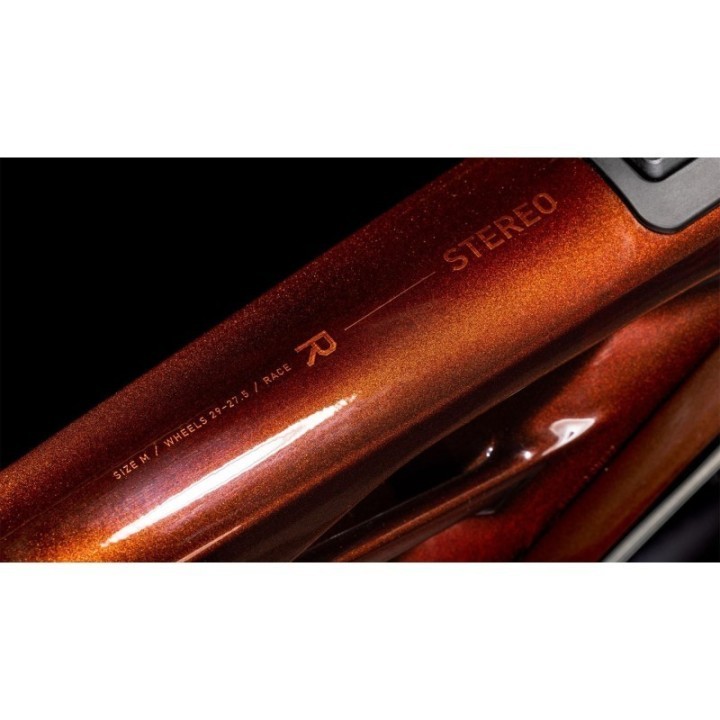 Stereo Hybrid ONE77 HPC Race 800