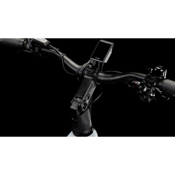 Kathmandu Hybrid EX 800