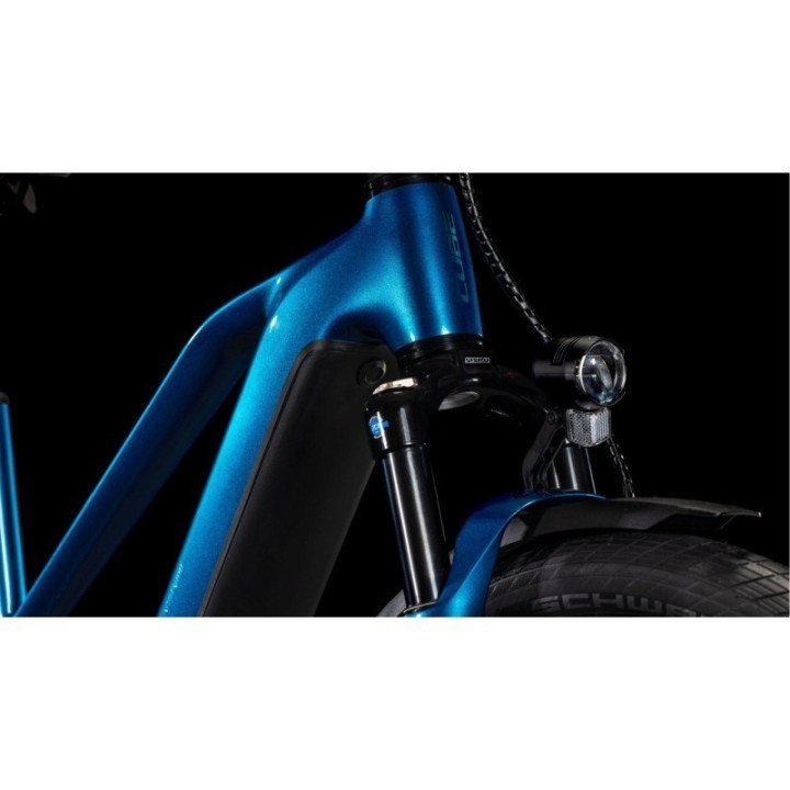 Kathmandu Hybrid EX 800