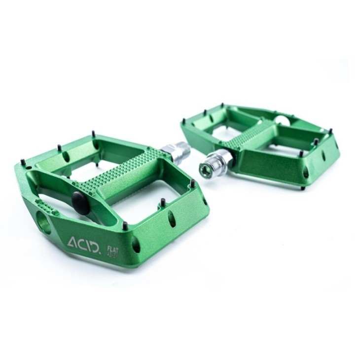 Vélo en parcours de BMX avec ACID FLAT