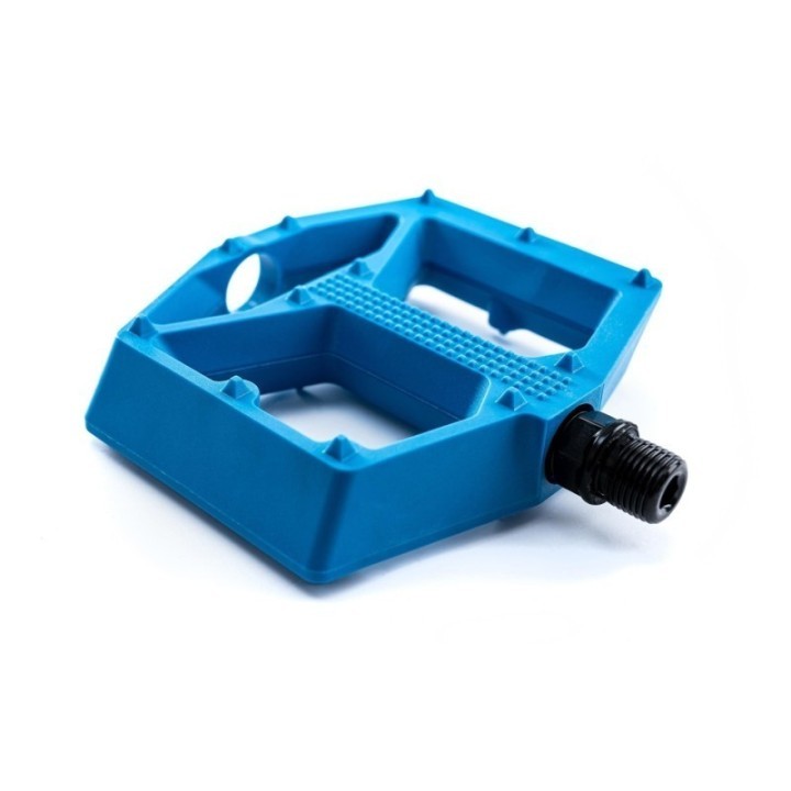 Berm, saut et roche : vélo de montagne avec ACID FLAT