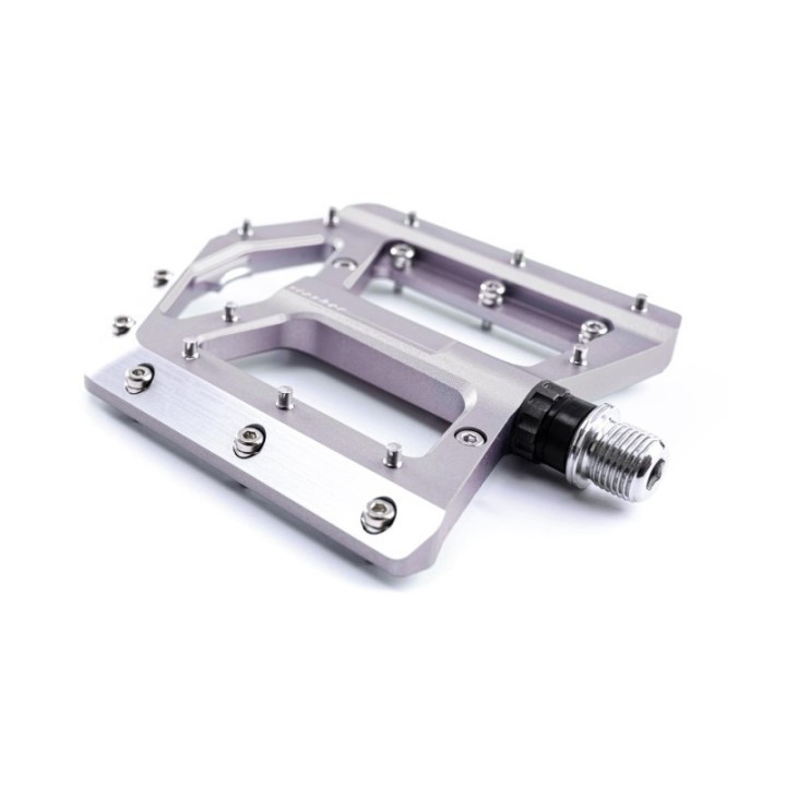 Vélo de montagne : adrénaline et sensations fortes avec les pédales Slasher