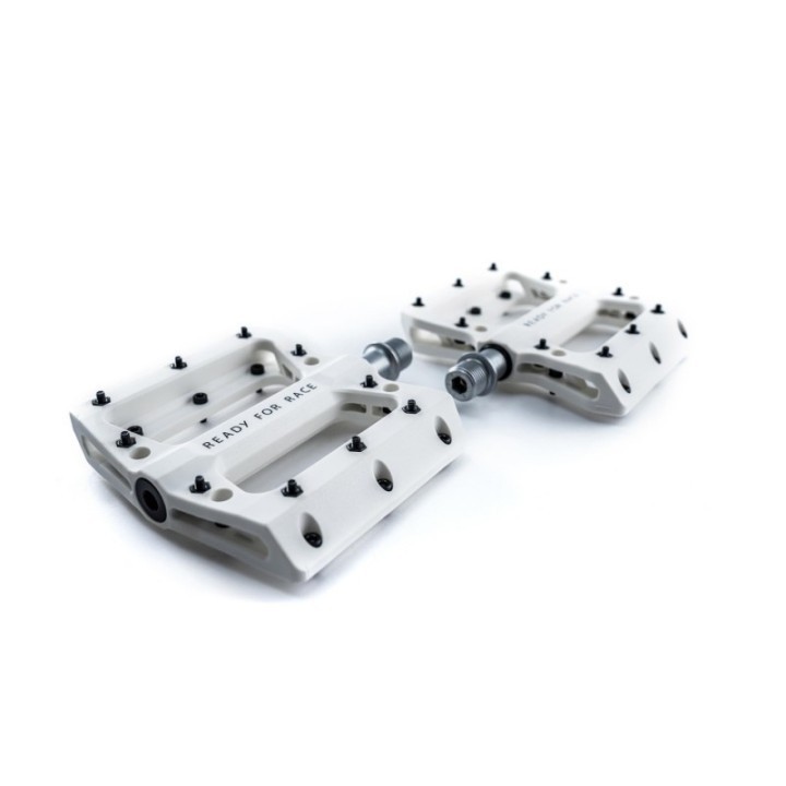 Pédales plates ultra-légères en thermoplastique technique