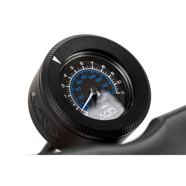 La pompe au sol RACE FLOOR pour une pression d'air précise et rapide