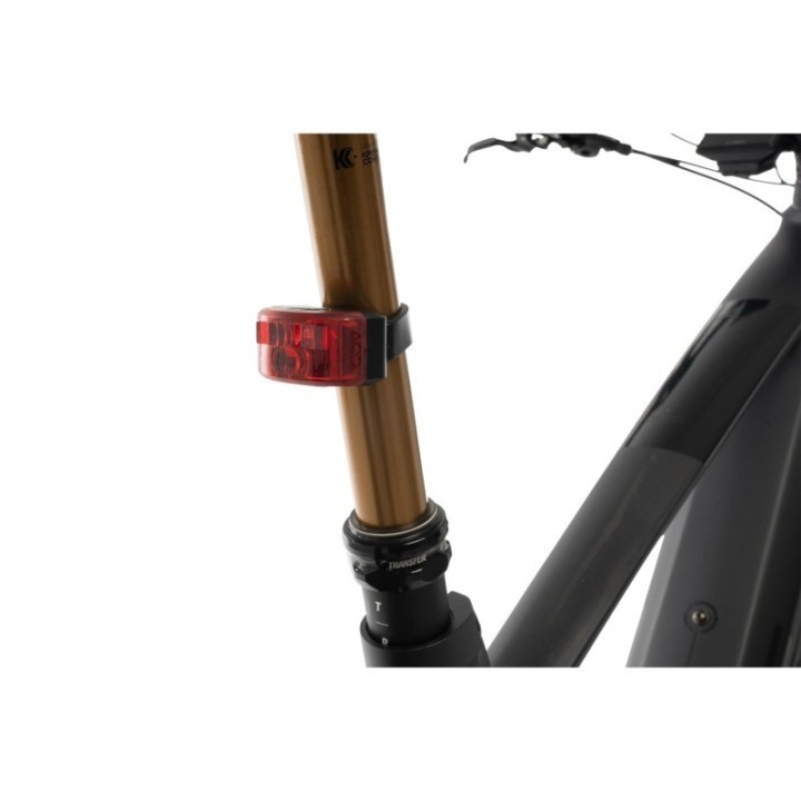 Lumière arrière intelligente pour sécurité routière