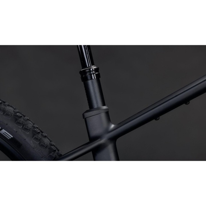 Modèle Reaction Hybrid Pro 800